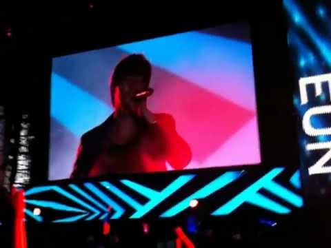 [HD FANCAM] 120922 Chen & Ryeowook (ft. Eunhyuk) - Love Doesn't Travel Alone @ SMTOWN INA