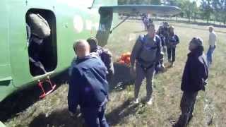 preview picture of video 'Прыжки с парашютом в Ульяновске. 13 07 2014 г.  Взлёт 3'