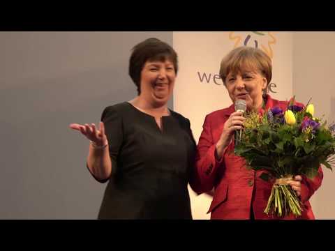Bundeskanzlerin Dr. Angela Merkel und Rose Volz-Schmidt -15 Jahre wellcome