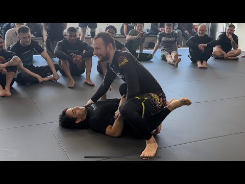 Staying safe while split squat/ knee shield passing with Dima and Jozef at Metatech