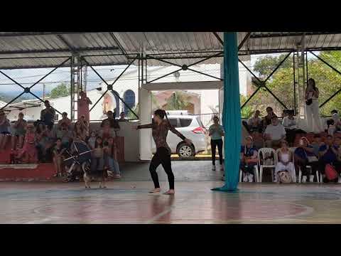 Danza aerea en tela. Festival de la danza #silvania #cundinamarca #colombia 12 de abril de 2026