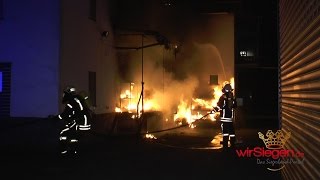 preview picture of video 'Brand eines Mehrfamilienhauses in Eichen - Eine Person festgenommen (Kreuztal/NRW)'