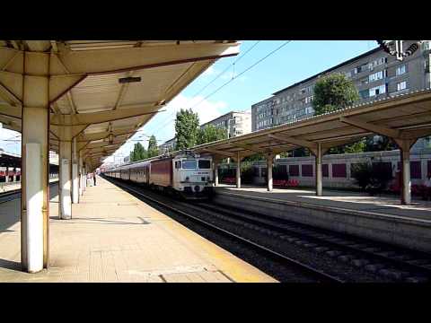 Locomotiva 45-0318-1 parasind Gara de Nord cu A 10823