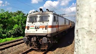 preview picture of video '110 Kmph Vs 90 Kmph | WAP 7 BBS Jan Shatabdi Vs EMU | High Speed neck to neck Parallel Action !!!'