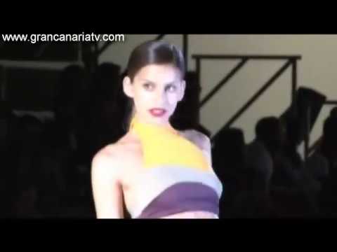 Gran Canaria Moda Cálida 2012 y un luchador.