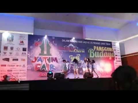 EXID - Ah Yeah REMIX Up and Down at Jatim Fair Dance Cover by SimplyMax