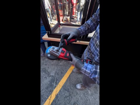 M18 FUEL™ 4-1/2" / 5" Dual-Trigger Braking Grinder | 2986 🎥: @omartheplumber