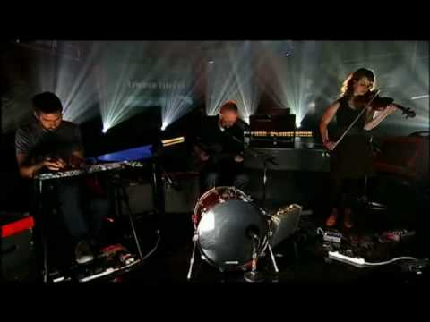 Timber Timbre - 'Lay Down In The Tall Grass' - Live on The Hour