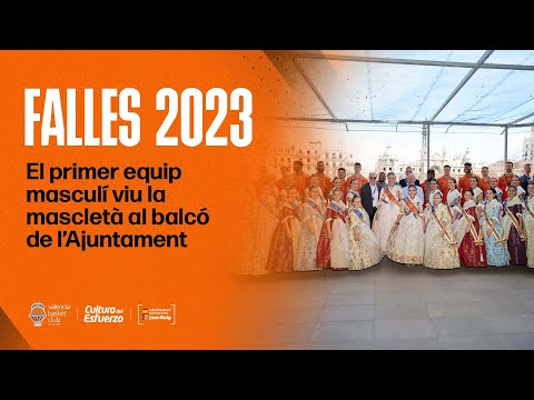 🔥 El primer equipo masculino vive la mascletà desde el Ayuntamiento | Valencia Basket