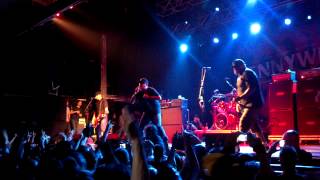 Pennywise - &quot;Broken&quot; live @ Razzmatazz 1 (1080p)