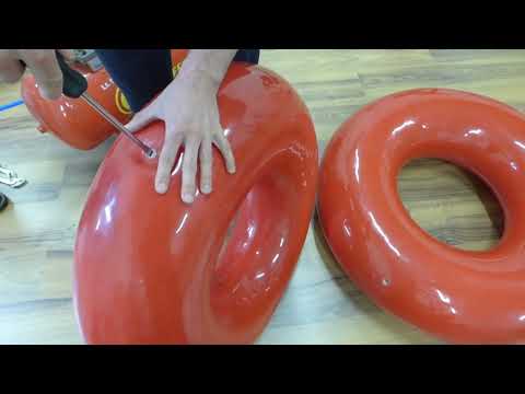 Closing of the valve with the cap on a rotomolded tube