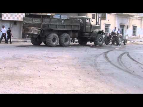 استهداف كتائب أمهات المؤمنين ولواء درع الغوطة لرتل عسكري حاول اقتحام بلدة دير العصافير في ريف دمشق واغتنام الذخيرة