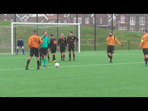 13 jan 2018 VV De Meern JO 17-2 - VV De Meern 17-3 friendly 4-2 Geen penalty? Goal Roel (4-0)