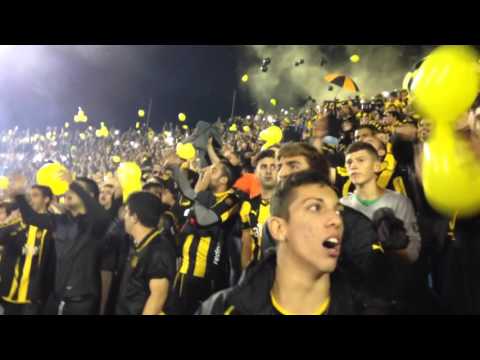 "Recibimiento| Peñarol VS Huracán Libertadores 2016" Barra: Barra Amsterdam • Club: Peñarol