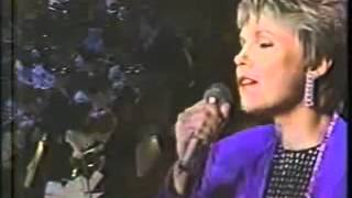Anne Murray with The Bostons Pops  - I Just Fall in Love Again