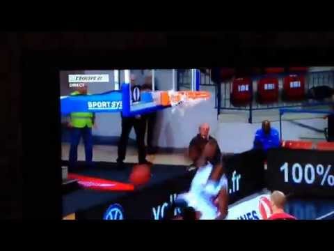 Dunk de Bandja Sy - SLUC Nancy-Spirou Charleroi 17/12/2014