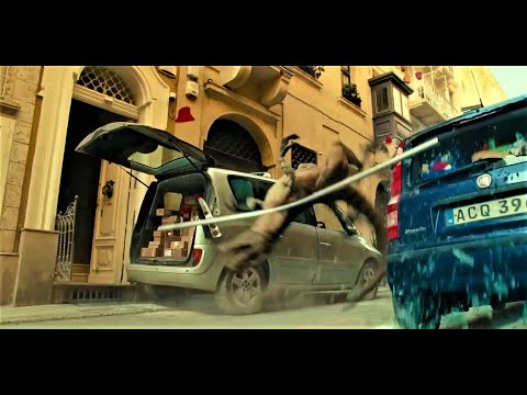 Jurassic World: Dominion Atrociraptor runs into pole scene