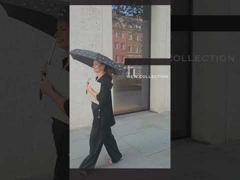 Видеообзор Женский мини (карманный) зонт Fulton L501 Tiny-2 Golden Bees (Золотые пчелы)