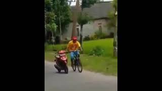 Download lagu video viral 🤣 #shorts #viralkan #viral #kocak #lucu #sepeda #motor #ngakak mp3
