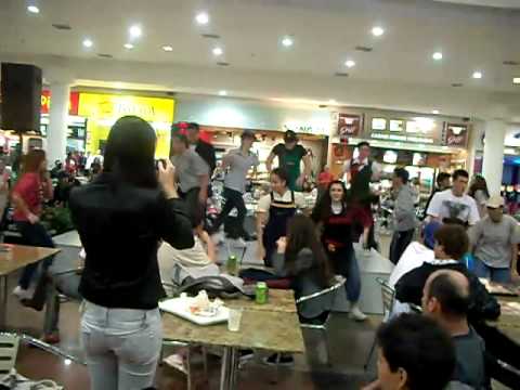 Flash Mob no Shopping Mueller Joinville. Eliseo Lemos Cia Join Dance