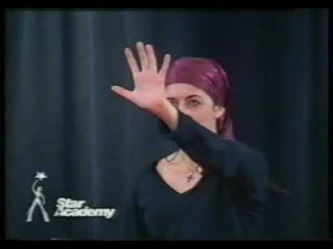 STAR ACADEMY 2.PORTRAIT DE NOLWENN LEROY. GEORGES ALAIN TROUVE QU'ELLE A LA PLUS BELLE VOIX .