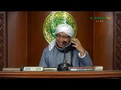 <p>Dalam kehidupan berumah tangga, kadangkala ada ketidak cocokan dengan ibu mertua. ketika hal tersebut meruncing dan seorang istri ingin mengontrak agar pisah dengan mertua tetapi suami tidak setuju dengan alasan ingin bersama ibunya bahakan lebih memilih untuk berpisah dari istrinya, bagaimana pandangan islam tentang hal tersebut? apakah suami memang harus lebih memilih ibu kandungnya atau istri yang menjadi tanggung jawabnya juga?<br />
mari simak penjelasan Buya Yahya</p>
<p>Simak video kajian lengkapnya pada
