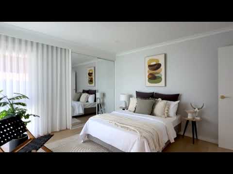 1/15 Rathcown Road, Reservoir, VIC 3073, 4 침실, 2 욕실, House