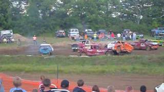 preview picture of video '2009 Sunflower Festival Demolition Derby: Race #4'