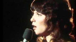 Mary  MacGregor - Torn Between Two Lovers