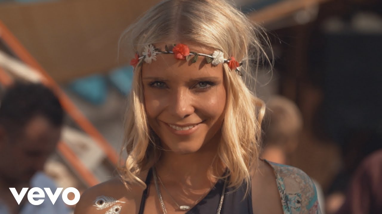 Lizot, Charming Horses ft. Jason Anousheh — Sonnenmädchen (2018 Mix)