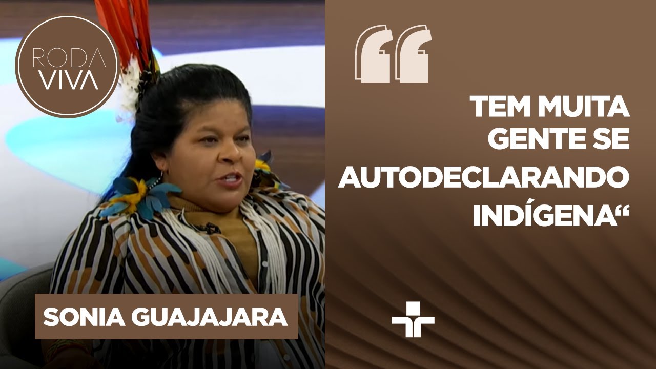 Sonia Guajajara comenta retomada identitária dos indígenas