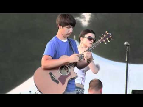 Unbelievable justin king 15 yr. old guitarist!!! super fast acoustic Playing amazing.WEBM