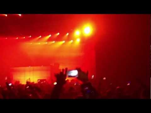 Michael Calfan Coldplay - Resurrection (Axwell's Recut Club Version) #OneLastTour Dubai