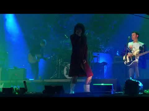 Dylan Frost throwing the mic down and leaving stage at Planeta Brazil - Belo Horizonte (25/01/20)