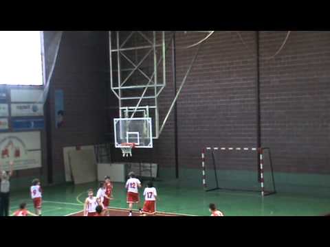 Triple Ferran al partit Salle Manresa B - CBiUM Manresa Mini Blanc. Febrer 2011