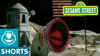 Sesame Street: First Worms on the Moon!