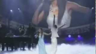 Michelle Williams gets STANDING OVATION @ Soul Train Awards, 2004 for 