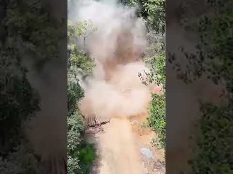 ¡GOLPE A LA MINERÍA ILEGAL! 🚨 Ejército Ecuatoriano Destruye Bocaminas en Azuay