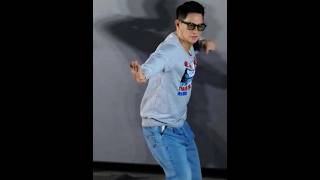 Download lagu 张家辉又跳起《眼睛想旅行》舞蹈!笑点根本停不下来🤣 #张家辉 #眼睛想旅行 #陈慧琳 mp3 Download lagu 张家辉又跳起《眼睛想旅行》舞蹈!笑点根本停不下来🤣 #张家辉 #眼睛想旅行 #陈慧琳 mp3