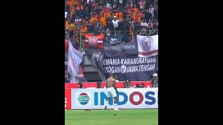 Download lagu Momen David Da Silva Selebrasi di Depan Jakmania #bobotoh #viking #persib #daviddasilva mp3