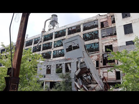 ABANDONED Car Factory in Detroit- Fisher Body Plant 21