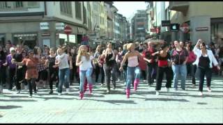 preview picture of video 'Flashmob in Winterthur mit Just Woman, Promotionsvideo Zumbaday.ch'