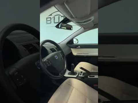 фото volvo v50 i рестайлинг 0