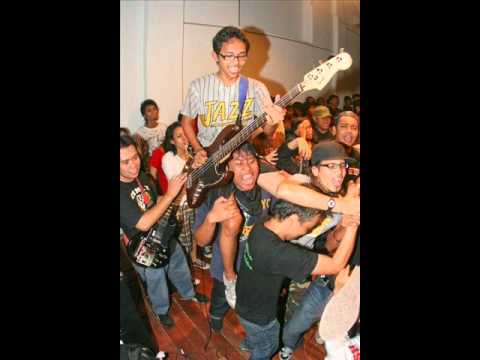 straight answer - bangkit melawan atau tunduk ditindas