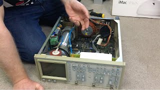 Smoking Oscilloscope Repair : Rare Siemens Oscillar D1032 Analogue / Digital Hybrid.