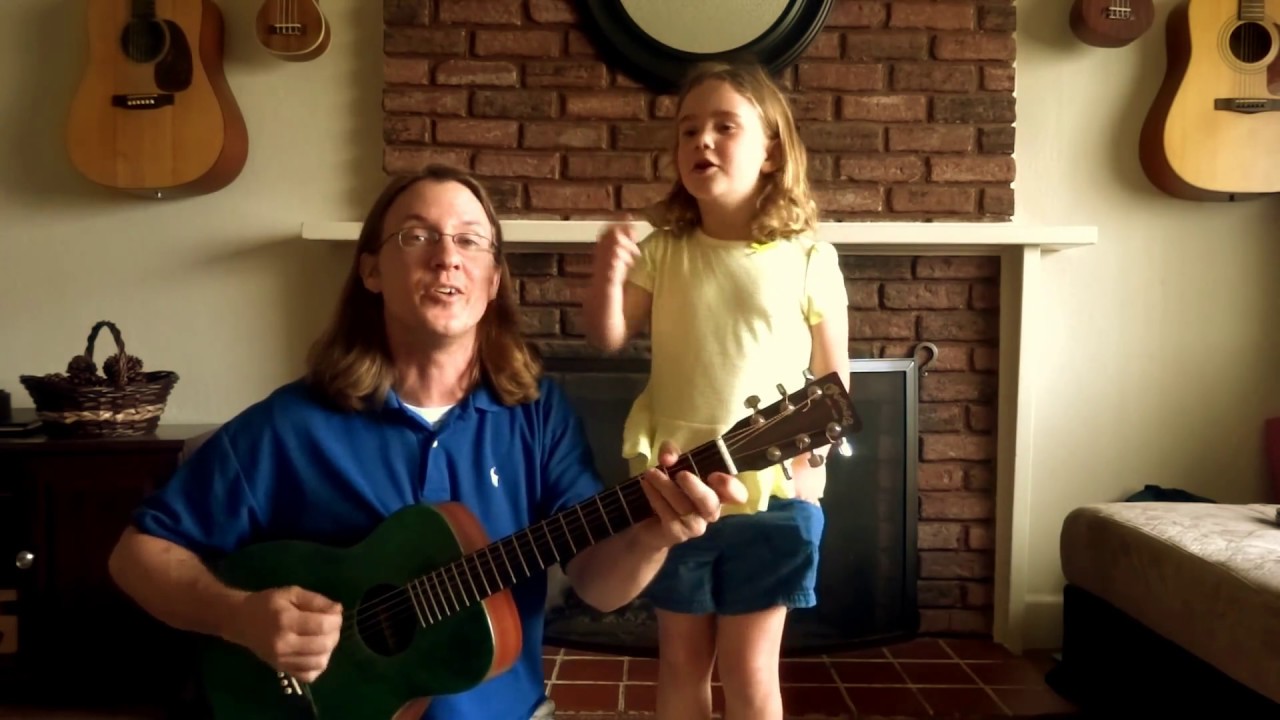 Promotional video thumbnail 1 for Martin and the Green Guitar