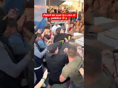 Luar la L pelea con fanático del público 🥊🥊 #pelea #luarlal #viral