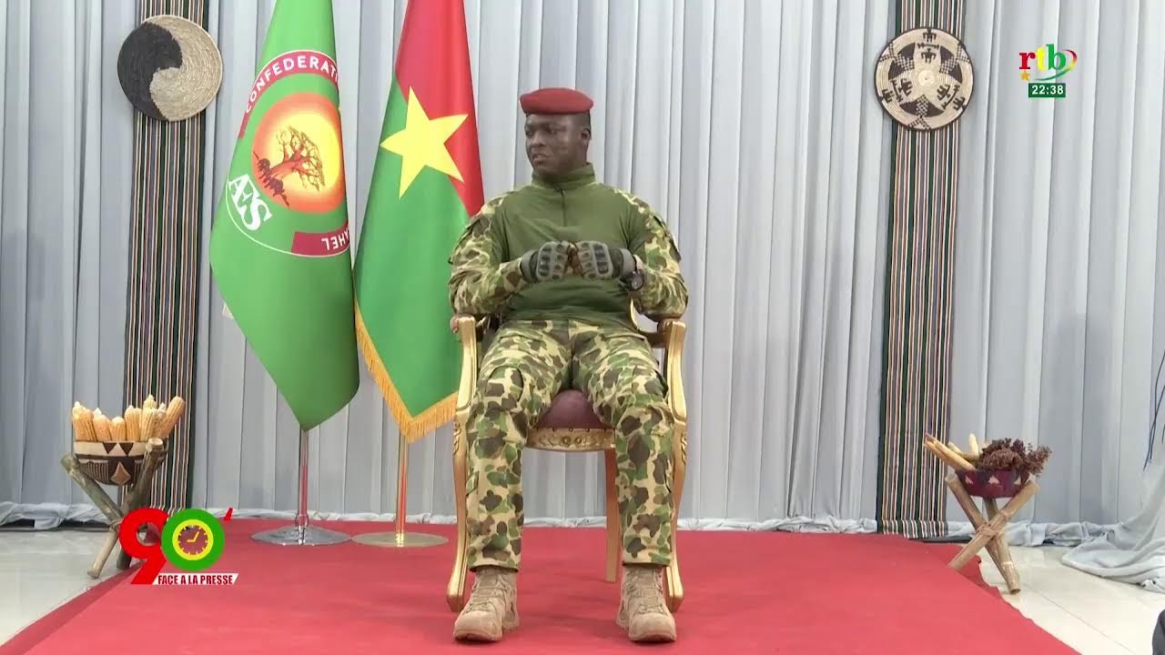 RTB - Le Capitaine Ibrahim TRAORÉ répond aux questions de la presse nationale et internationale