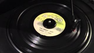 It&#39;s Gonna Rain - Sonny &amp; Cher (45 rpm)