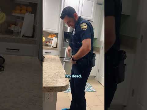 Officer struggling to go to the bathroom 🚽 (@sometimesmamayells)